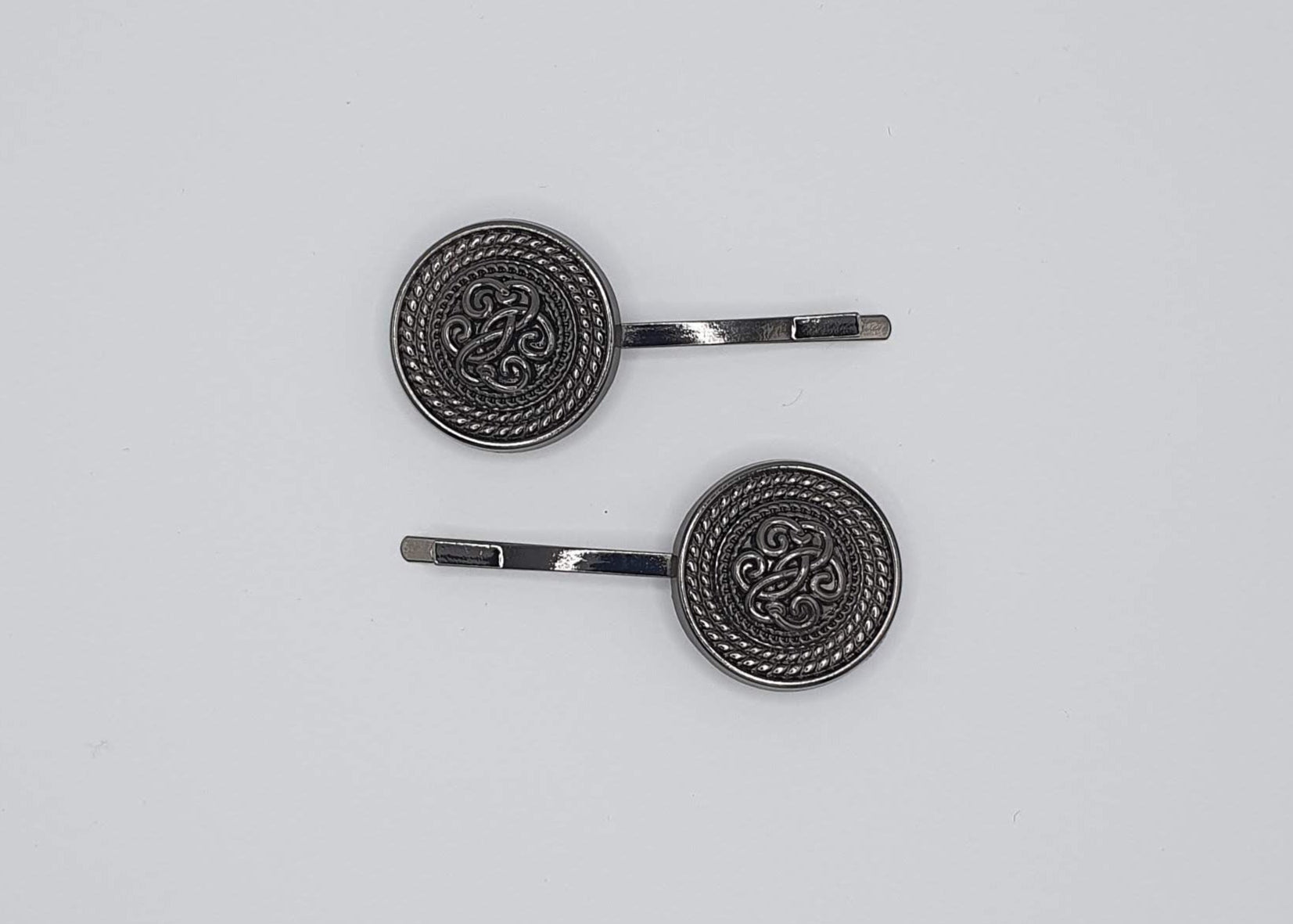 Milan - Anthracite Circle Hair Slides