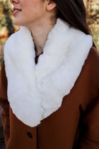 Noelle - Ivory Large Faux Fur Collar