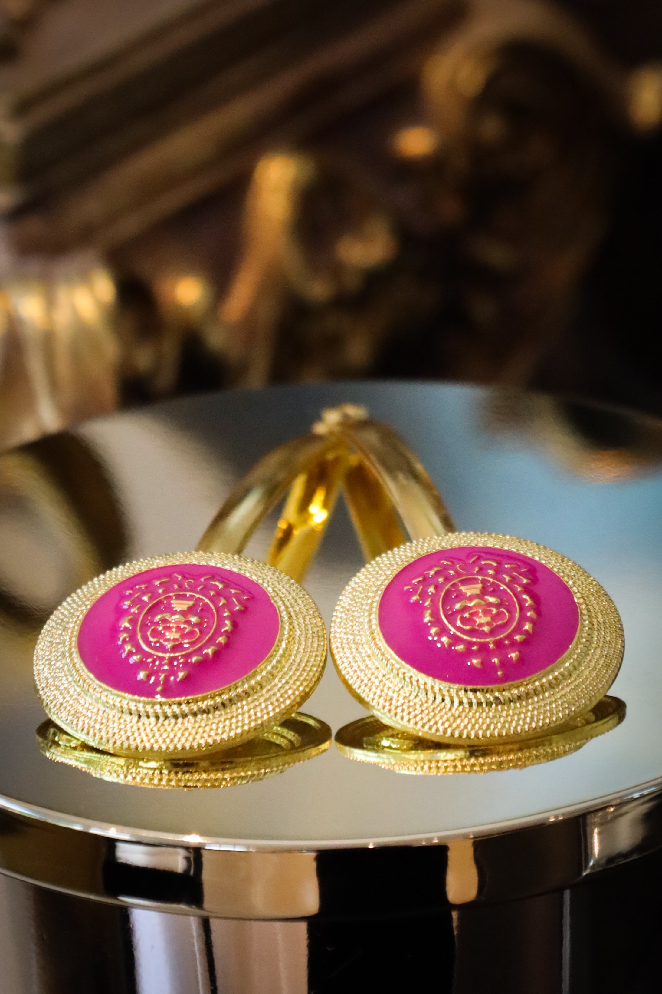 Aquilla - Bright Pink Shield Design Hair Slides